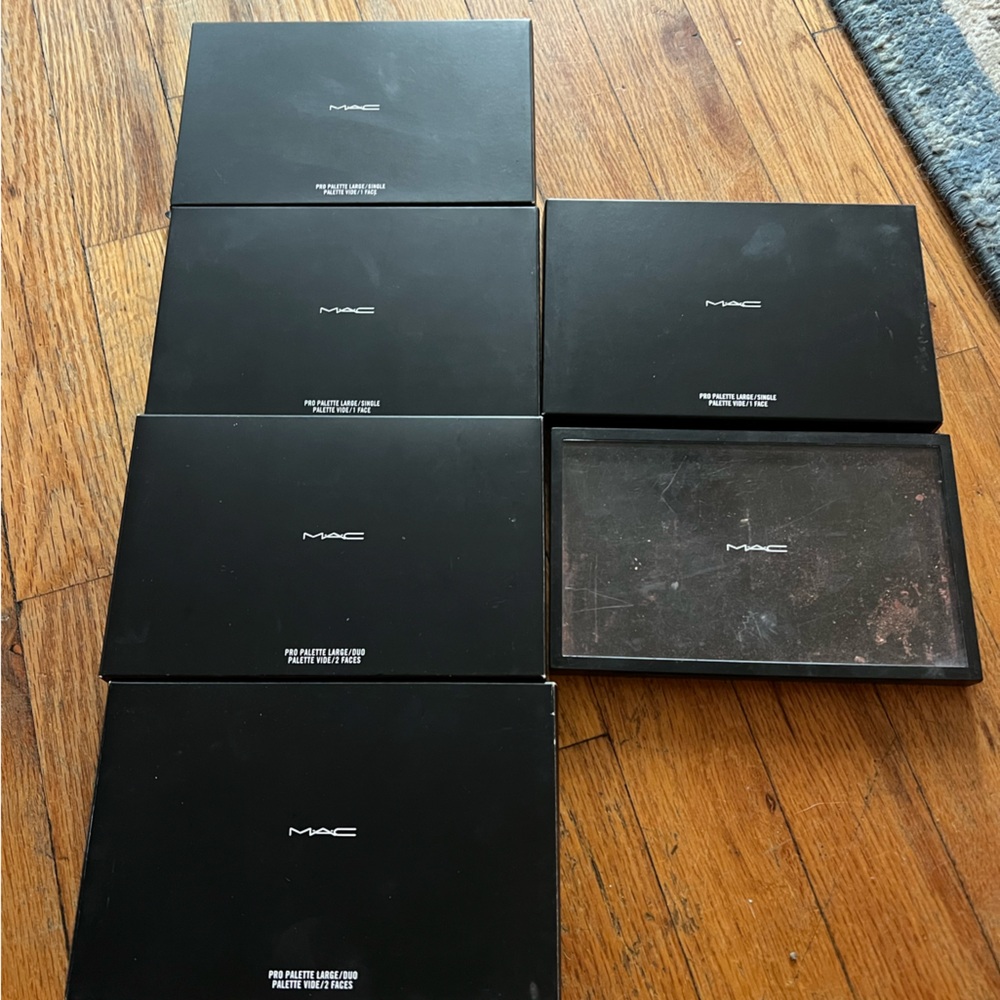 MAC PRO PALETTES
